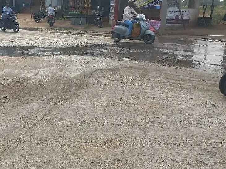ఆలయ దారిలో మురుగు సమస్య