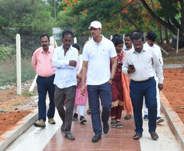 పుట్టపర్తిలో ‘ఆపరేషన్ క్లీన్ స్వీప్’ కార్యక్రమం