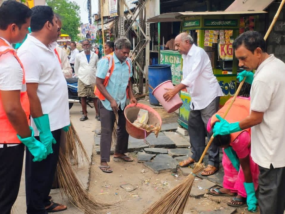 పొన్నూరులో ‘ఆపరేషన్ క్లీన్ స్వీప్’ ప్రారంభం