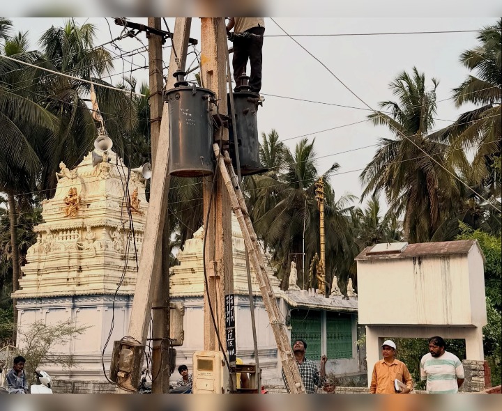 ఉనకరమిల్లిలో  కరెంట్ కష్టాలకు చెక్