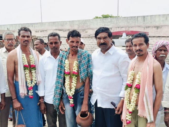 బాధిత కుటుంబాన్ని పరామర్శించిన తాటికొండ రాజయ్య