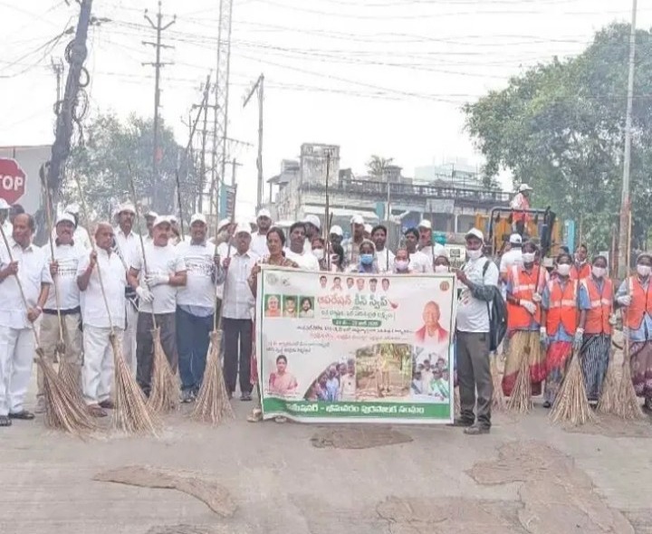 భీమవరంలో ‘ఆపరేషన్ క్లీన్ స్వీప్’