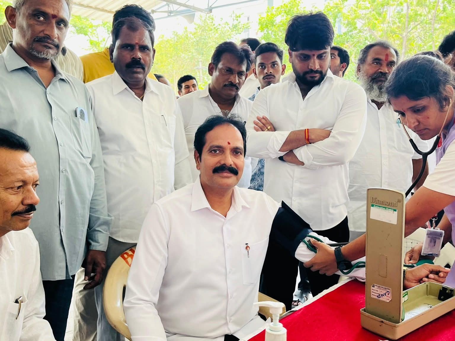 ఉచిత వైద్య శిబిరాన్ని ప్రారంభించిన జగదీశ్వర్ గౌడ్