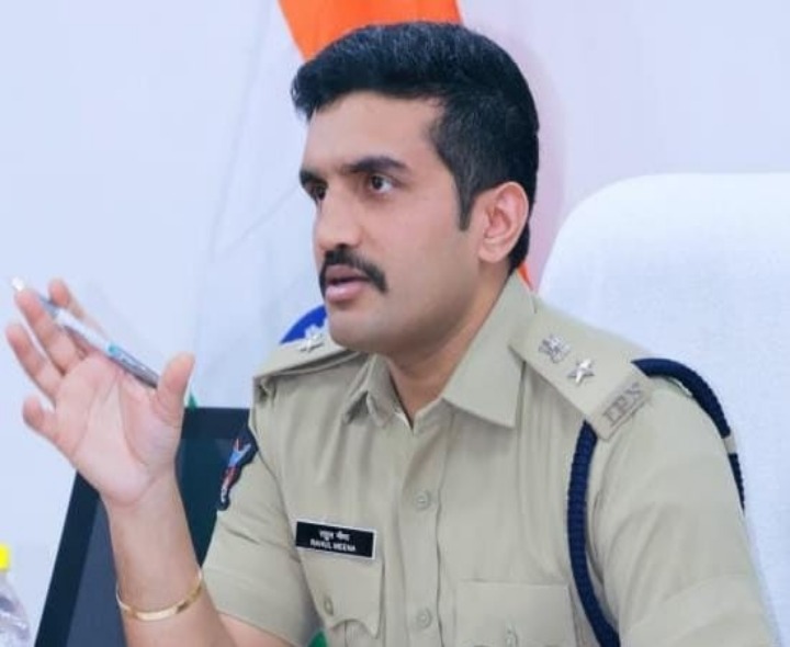 స్కూల్ బస్‌లలో సీసీ కెమెరాలు ఏర్పాటు చేయండి: SP