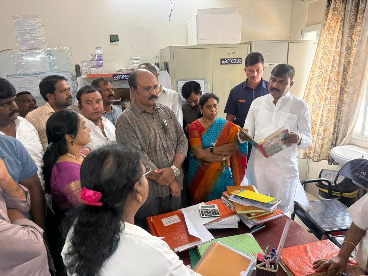 ఆస్పత్రి సిబ్బందిపై అసంతృప్తి
