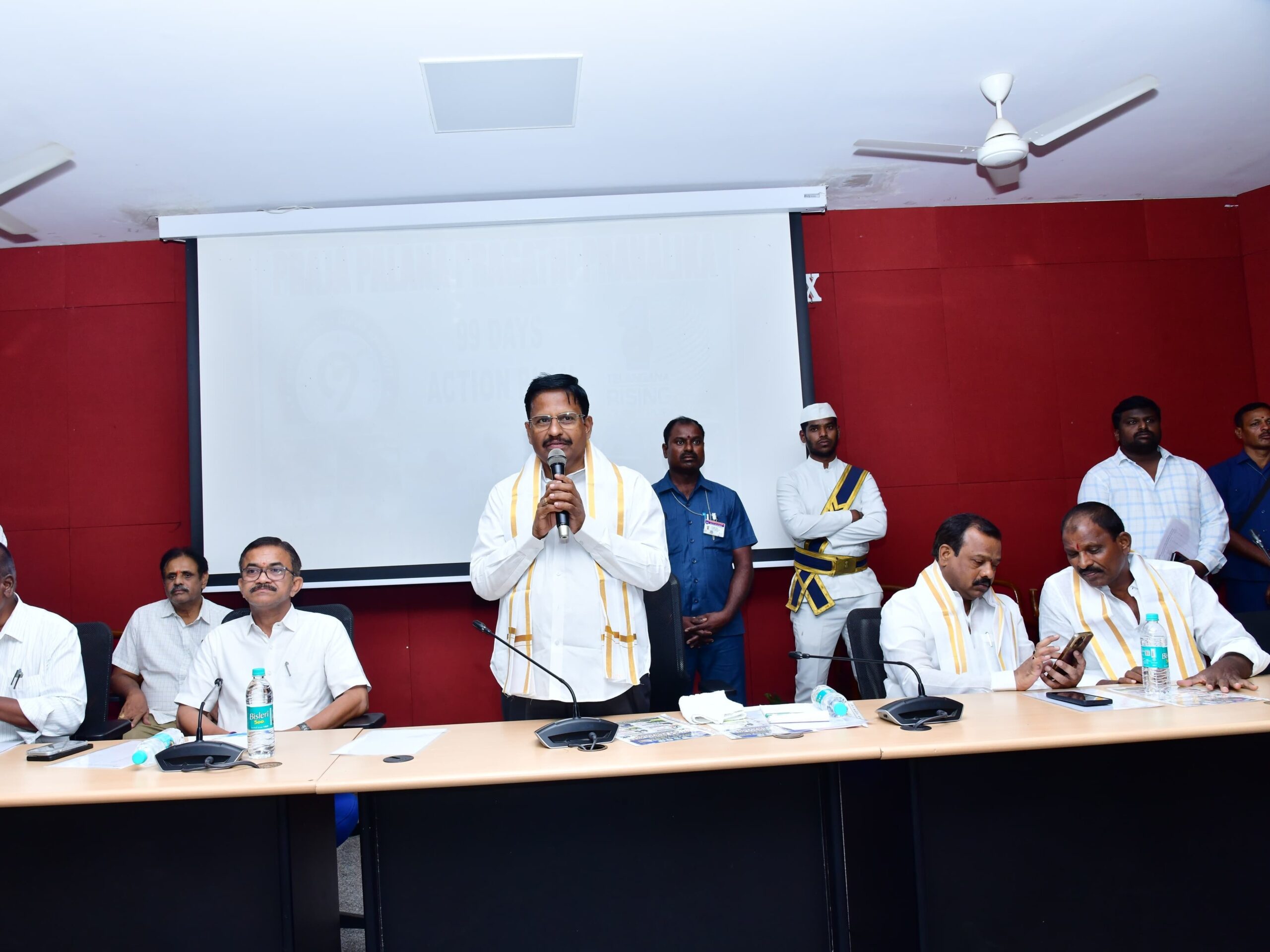 ‘యువతకు ఉపాధి కల్పించడమే తమ ప్రభుత్వ లక్ష్యం’