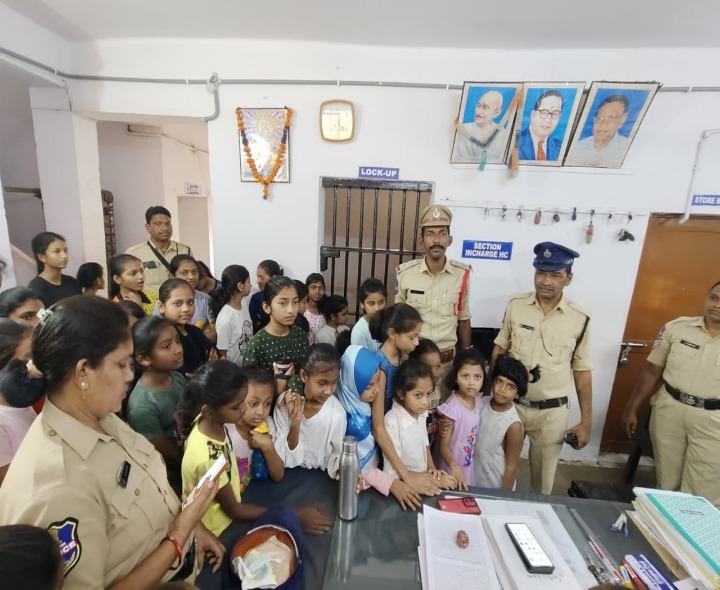 పోలీస్ వ్యవస్థపై విద్యార్థులకు పూర్తి అవగాహన: ఎస్సై