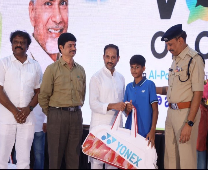 జాతీయ స్థాయి క్రీడాకారులకు సన్మానం