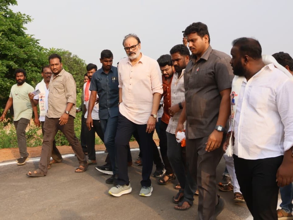గిరి ప్రదక్షిణ రోడ్డును సందర్శించిన ఎమ్మెల్సీ