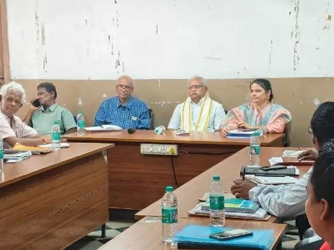 ‘ఎండల వేళ బస్టాండ్లలో కూలర్లు ఏర్పాటు చేయాలి’