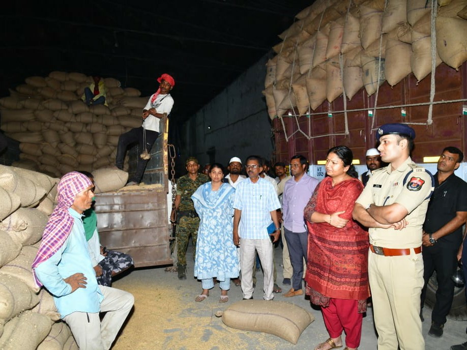 బీహార్ కూలీలతో నేరుగా సంభాషణ