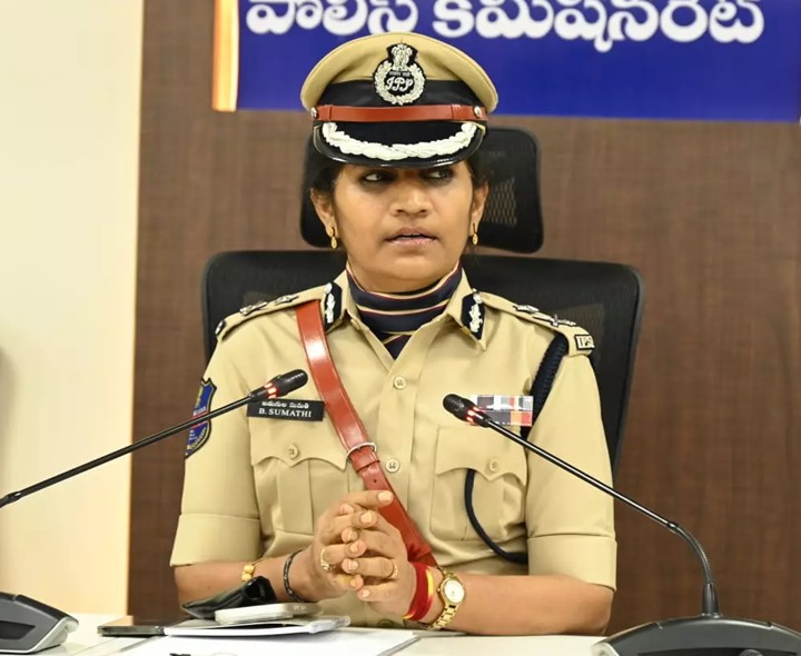 చట్టాన్ని ఎవరూ చేతుల్లోకి తీసుకోవద్దు: సీపీ సుమతి