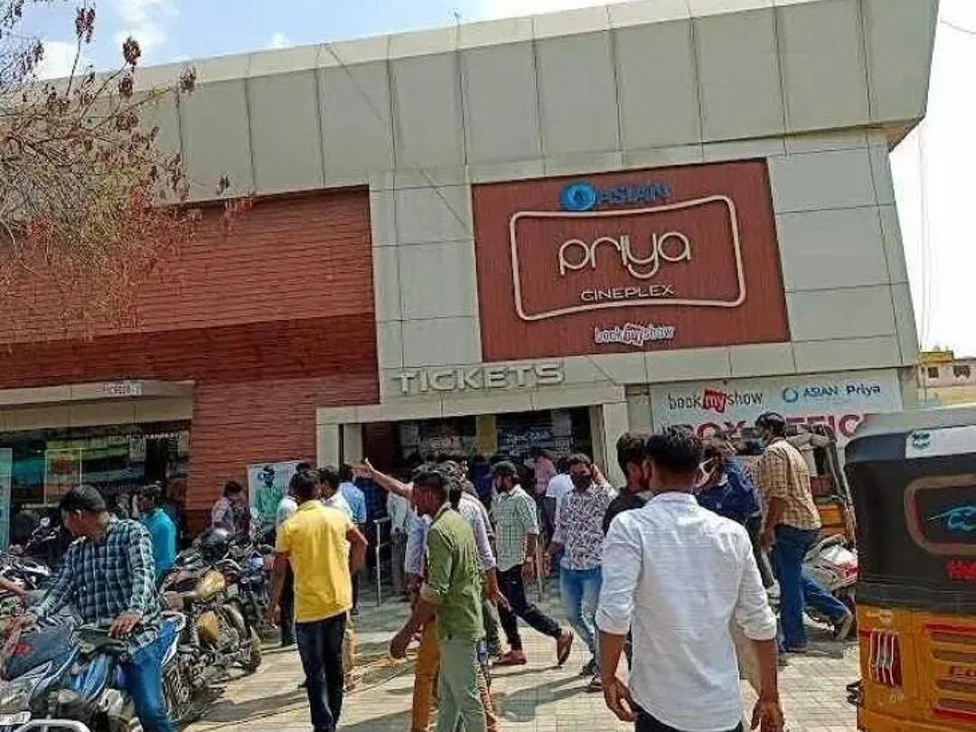 ఏ థియేటర్‌లో ఏ సినిమా అంటే..?