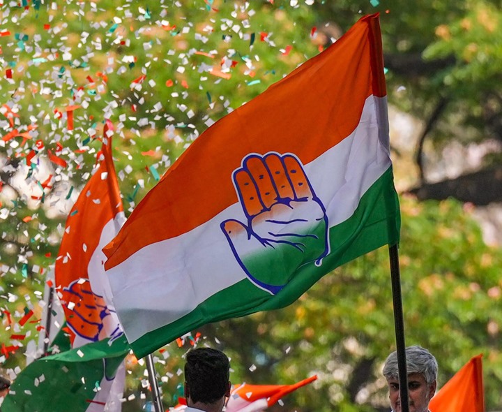 గాంధీభవన్‌లో కాంగ్రెస్ కార్యకర్తల రచ్చ