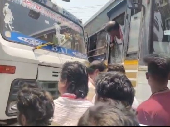 ఆర్టీసీ బస్సు , లారీ ఢీ … తప్పిన పెను ప్రమాదం