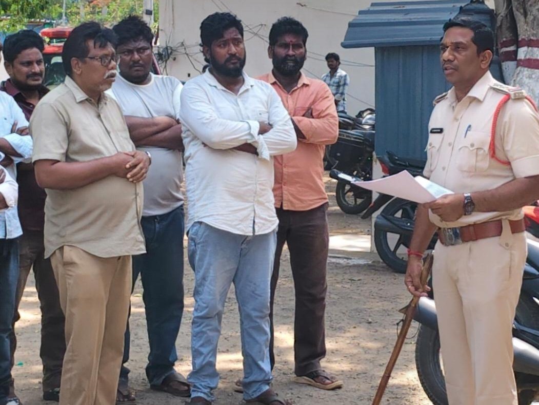 రౌడీ షీటర్లకి పోలీసుల కౌన్సిలింగ్