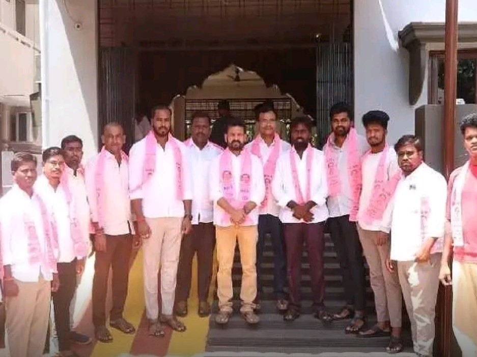 మండలంలో భారీగా BRSలోకి చేరికలు