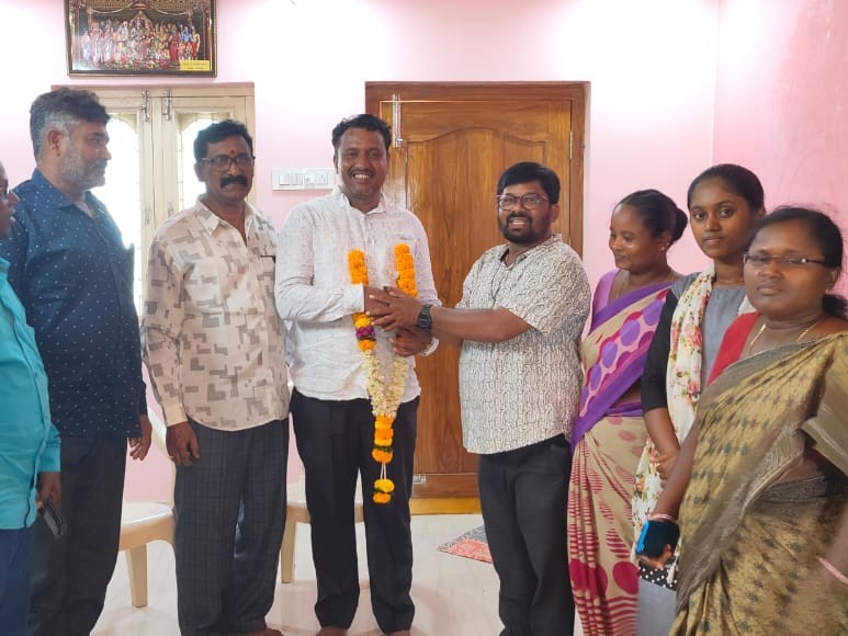 TNTUC అధ్యక్షుడుని ఘనంగా సత్కరించిన కార్మికులు