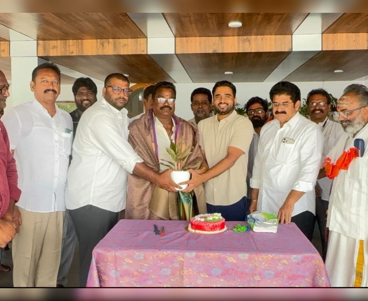 భవిష్యత్తులో ఉన్నత పదవులు అధిరోహించాలి: ఎమ్మెల్యే