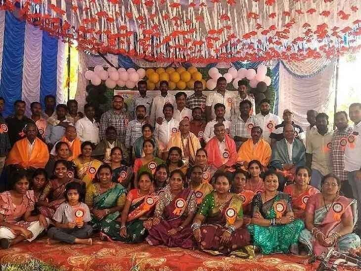 ఒకే చోట కలుసుకున్న పూర్వ విద్యార్థులు