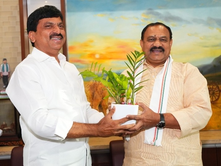 TPCC అధ్యక్షుడికి పొంగులేటి శుభాక్షాంక్షలు