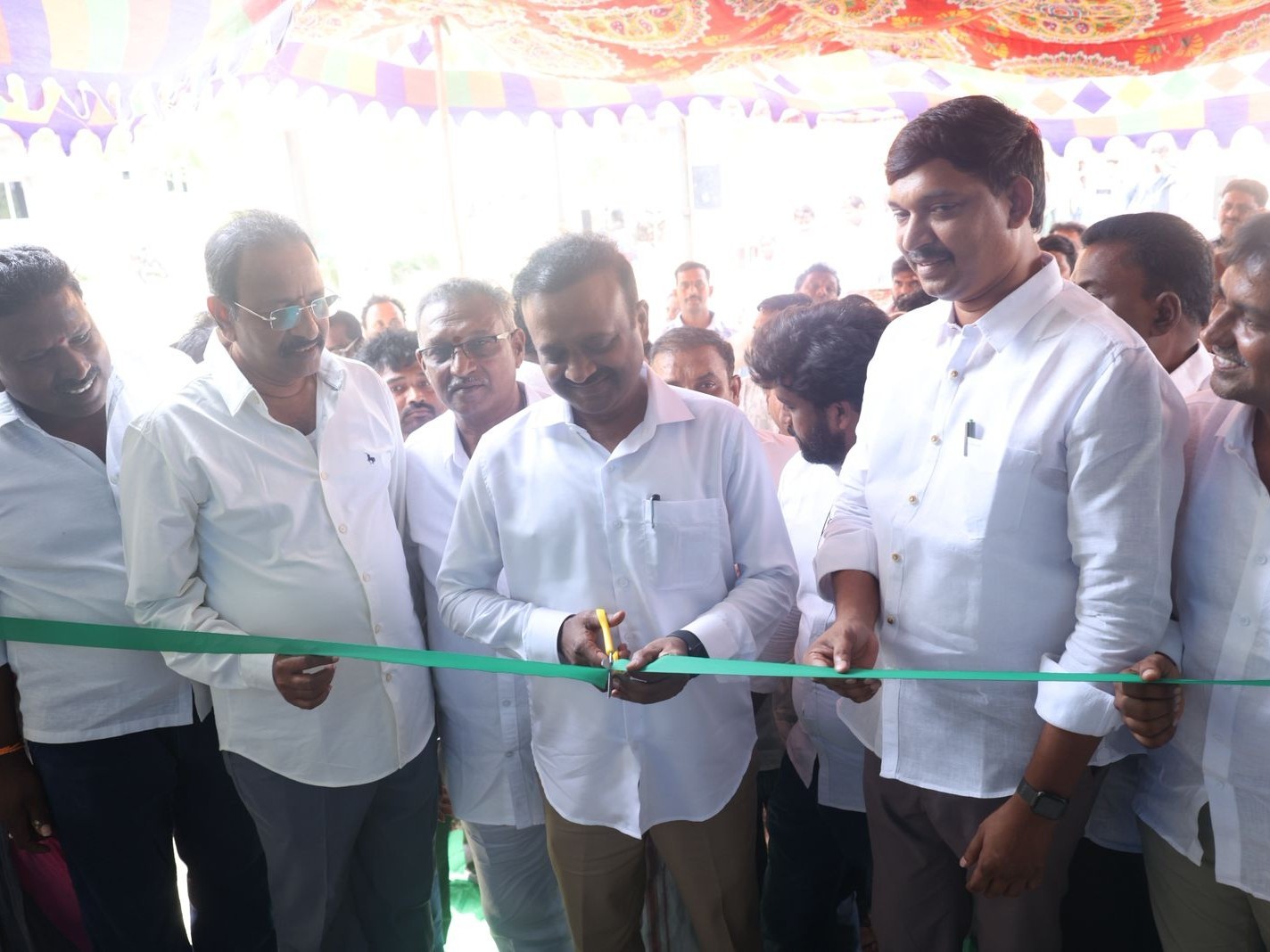 మైక్రో ఫిల్టర్ ప్లాంట్‌ను ప్రారంభించిన ఎంపీ