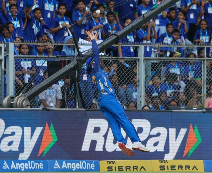 RR vs MI: కళ్లు చెదిరే ఫీల్డింగ్