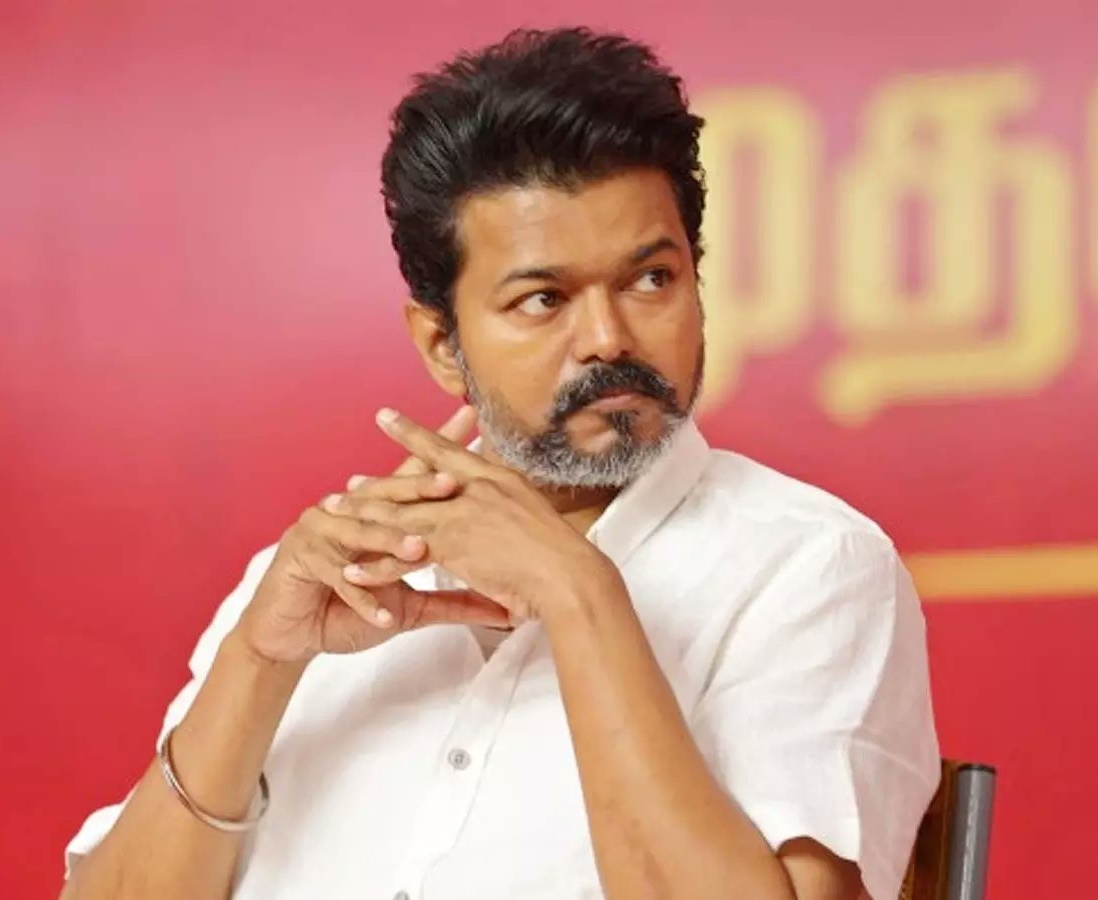 కర్ణాటక రాజకీయాల్లోకి విజయ్ ఎంట్రీ!