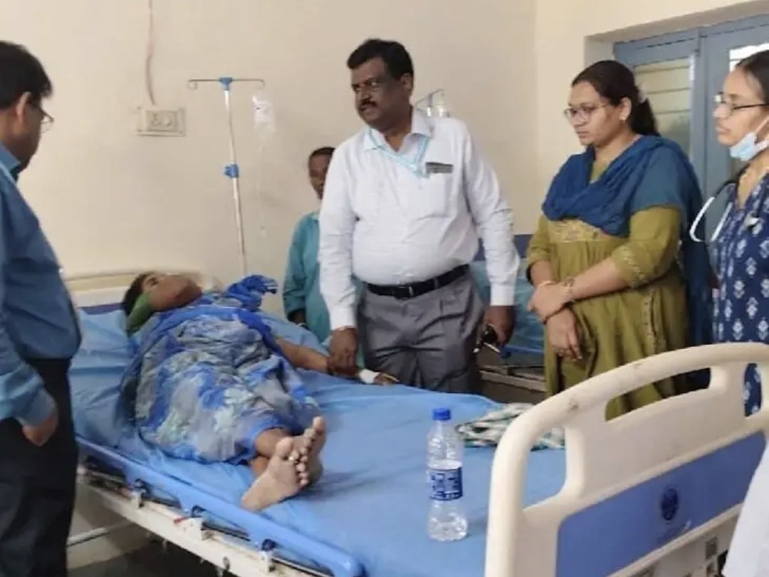 భక్తులకు వైద్య సేవలు మెరుగ్గా అందించాలి: డీఎంహెచ్‌వోలు