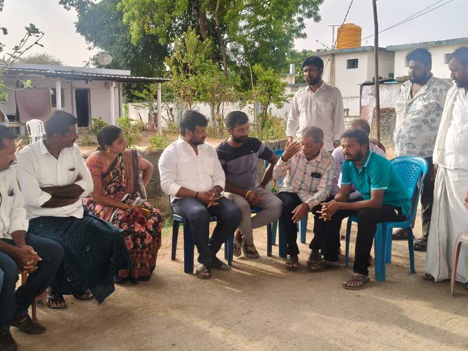 చంద్రమౌళి కుటుంబ సభ్యులను పరామర్శ