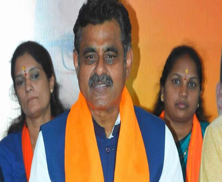 రైతులను ఆదుకుంది కేంద్రమే: ఎంపీ కొండా