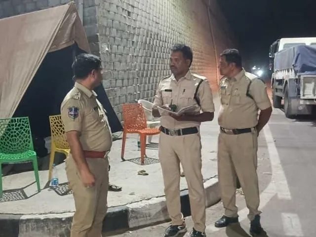 చెక్ పోస్టులు తనిఖీ చేసిన SP