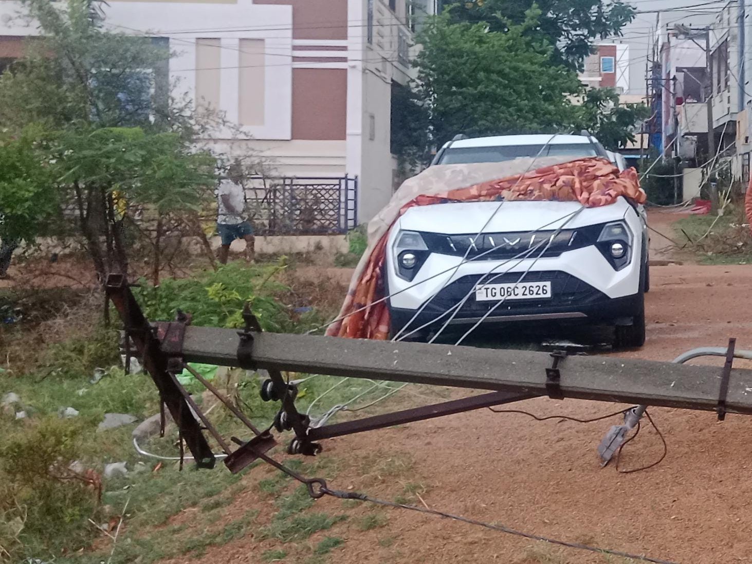 జడ్చర్లలో గాలివాన బీభత్సం