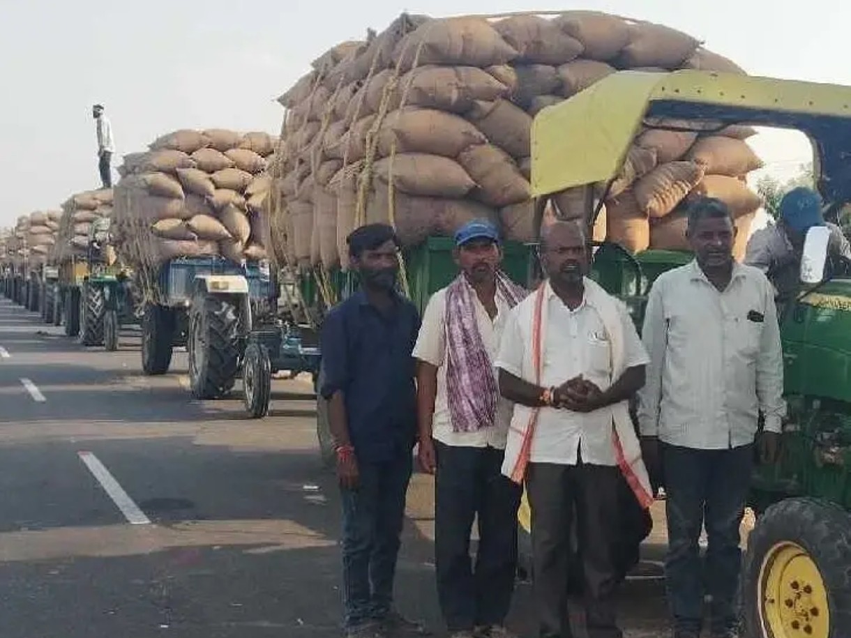 హమాలీ కొరతతో ట్రాక్టర్ల లోడుతో నిరీక్షణ.!