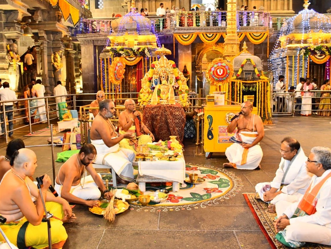 యాదాద్రి శ్రీవారికి భారీగా నిత్య ఆదాయం