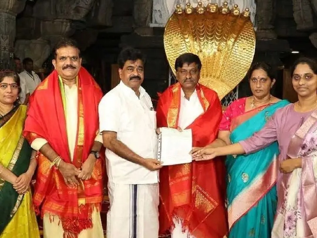 టీటీడీ ట్రస్టులకు రూ. 20 లక్షల విరాళాలు