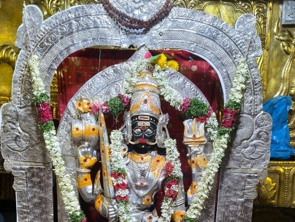కొత్తకొండ వీరభద్రస్వామి ఆలయంలో ప్రత్యేక పూజలు