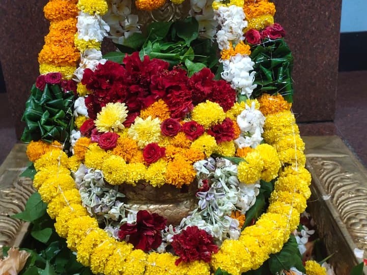 నీలకంఠేశ్వర స్వామికి ప్రత్యేక నవమి పూజలు