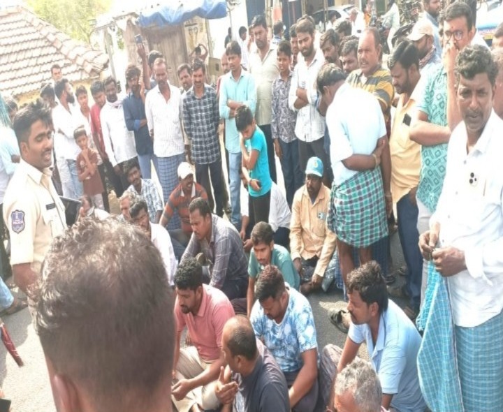 వరి కొనుగోలు లేక రైతుల ఆందోళన