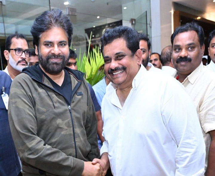 డిప్యూటీ సీఎంను కలిసిన లీలాకృష్ణ