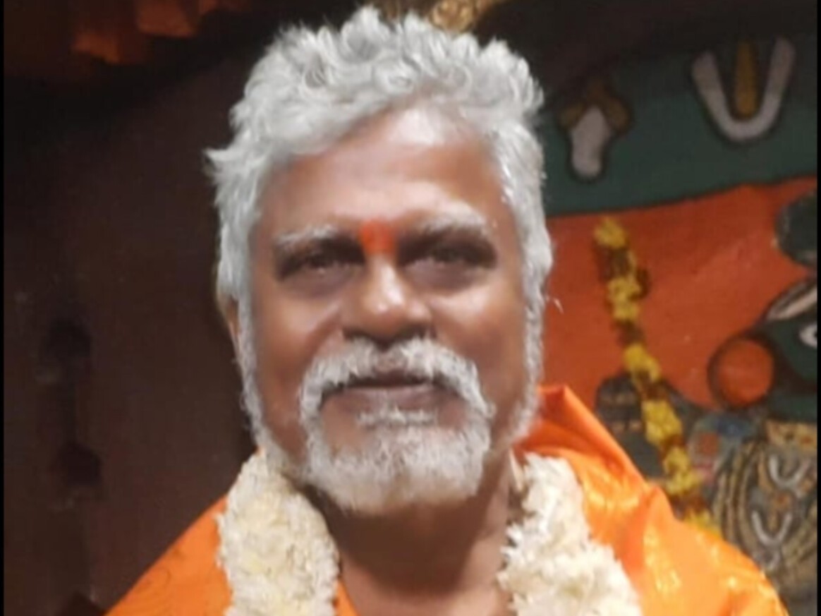 ఇబ్రహీంపట్నం: గాత్రంతో దైవసేవ!