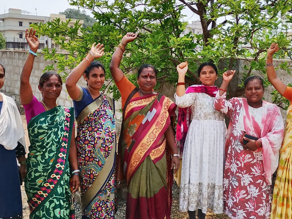 పెట్రోల్ డీజిల్ ధరలు తగ్గించాలని ఆందోళన