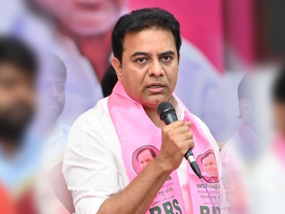 కేసీఆర్ పట్టాలిస్తే.. రేవంత్ కూల్చుతున్నారు: కేటీఆర్