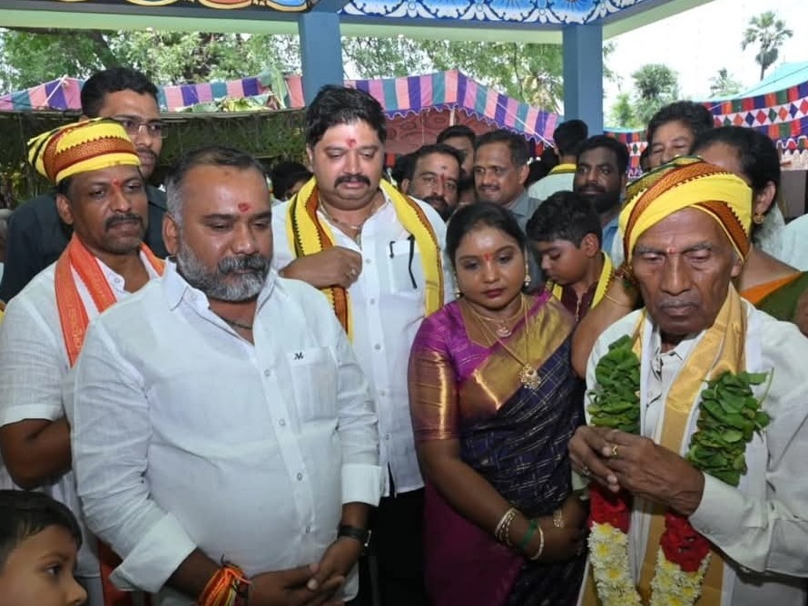 నాగాలమ్మ ఆలయంలో వేడుకగా కుంబాభిషేకం