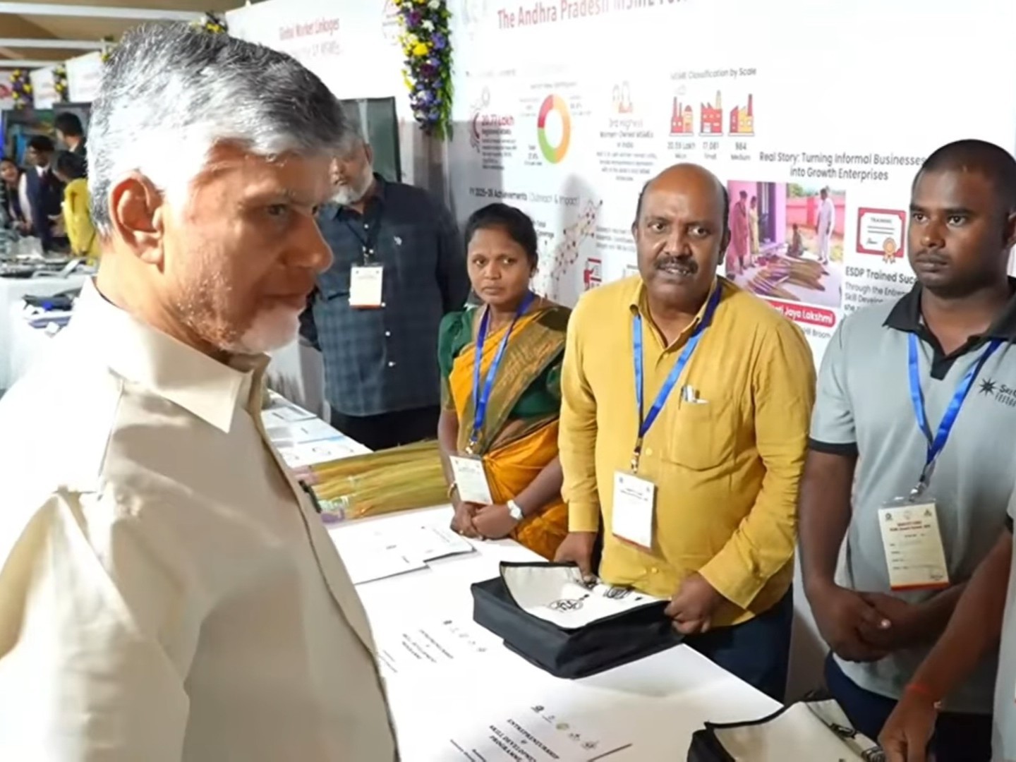 RTIH సేవలు కళాశాలలకు విస్తరించాలి: CM