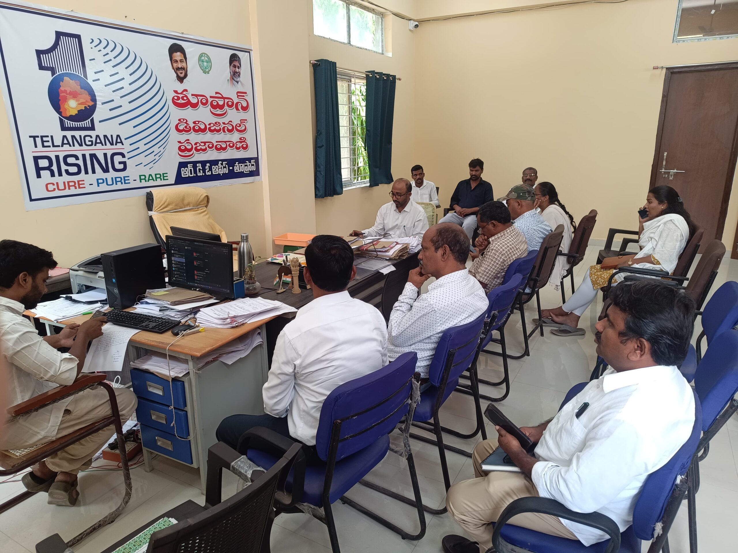‘ఫిర్యాదులను సత్వరమే పరిష్కారం చేయాలి’