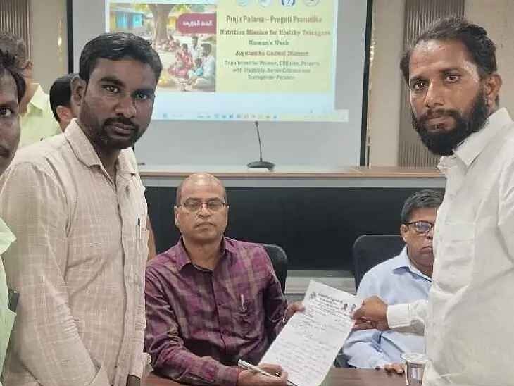 ప్రైవేటు పాఠశాలలపై చర్యలు డిమాండ్