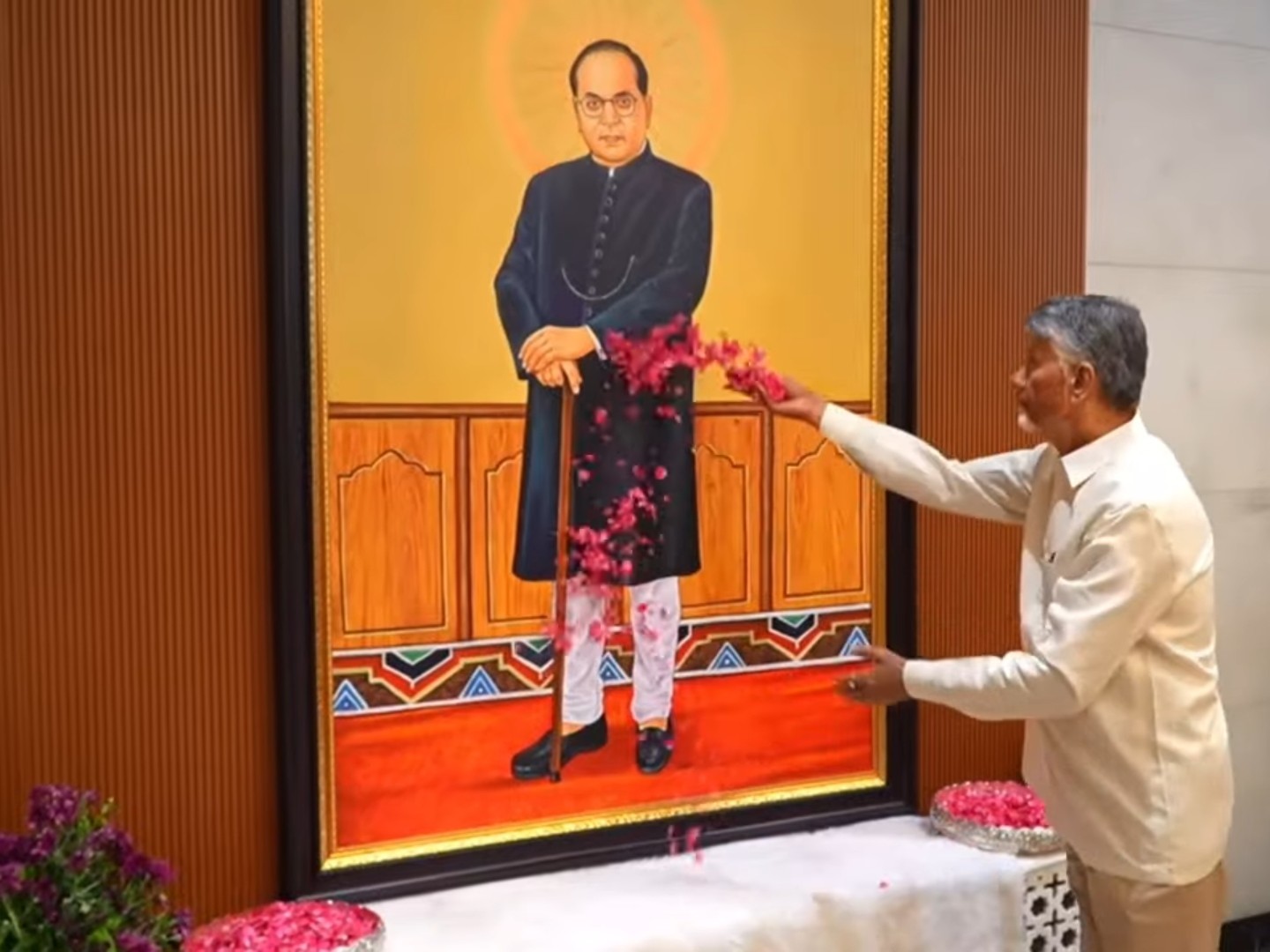 అంబేద్కర్ కన్వెన్షన్ సెంటర్ ప్రారంభించిన సీఎం