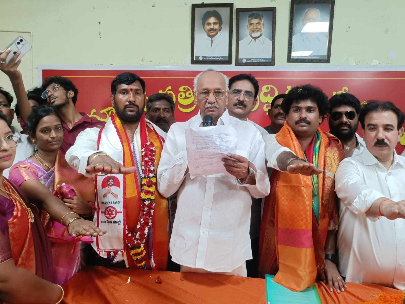 అభివృద్ధి కమిటీ ఛైర్మన్‌గా ఎమ్మెల్యే ప్రమాణ స్వీకారం
