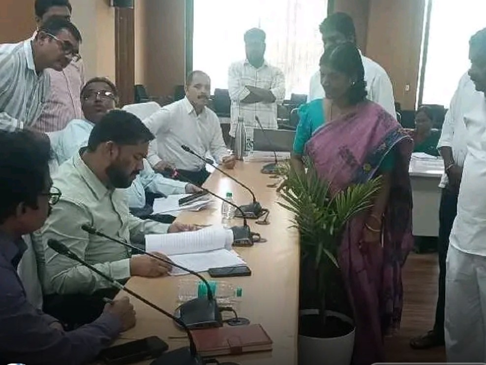 ప్రజావాణిలో 61 దరఖాస్తులు స్వీకరణ